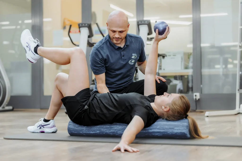 Klassische Physiotherapie auf der Rolle, Gesundheitspraxis Löwen Center in Luzern