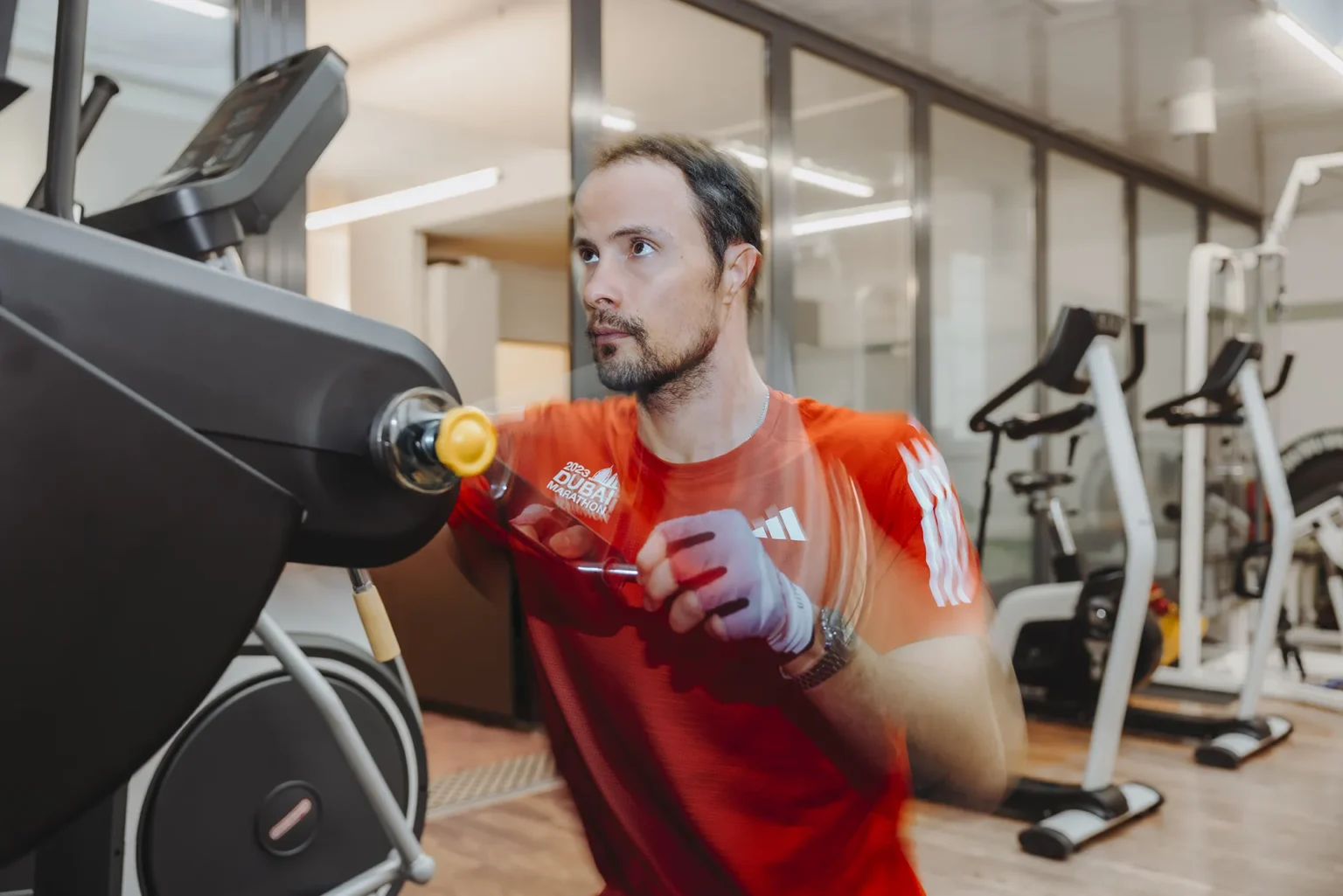 Marcel Hug, der Swiss Silver Bullet, trainiert bei der Gesundheitspraxis Löwen Center in Luzern