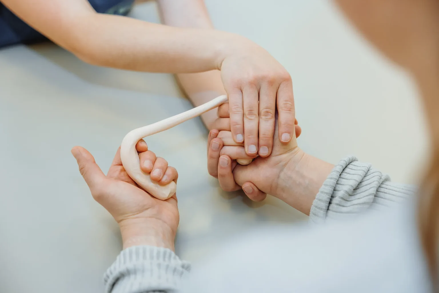 Koordination-Übung während neurologischer Physiotherapie-Behandlung, Gesundheitspraxis Löwen Center in Luzern