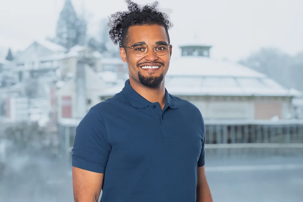 Cyril Kavungu – Team Physiotherapie der Gesundheitspraxis Löwen Center in Luzern